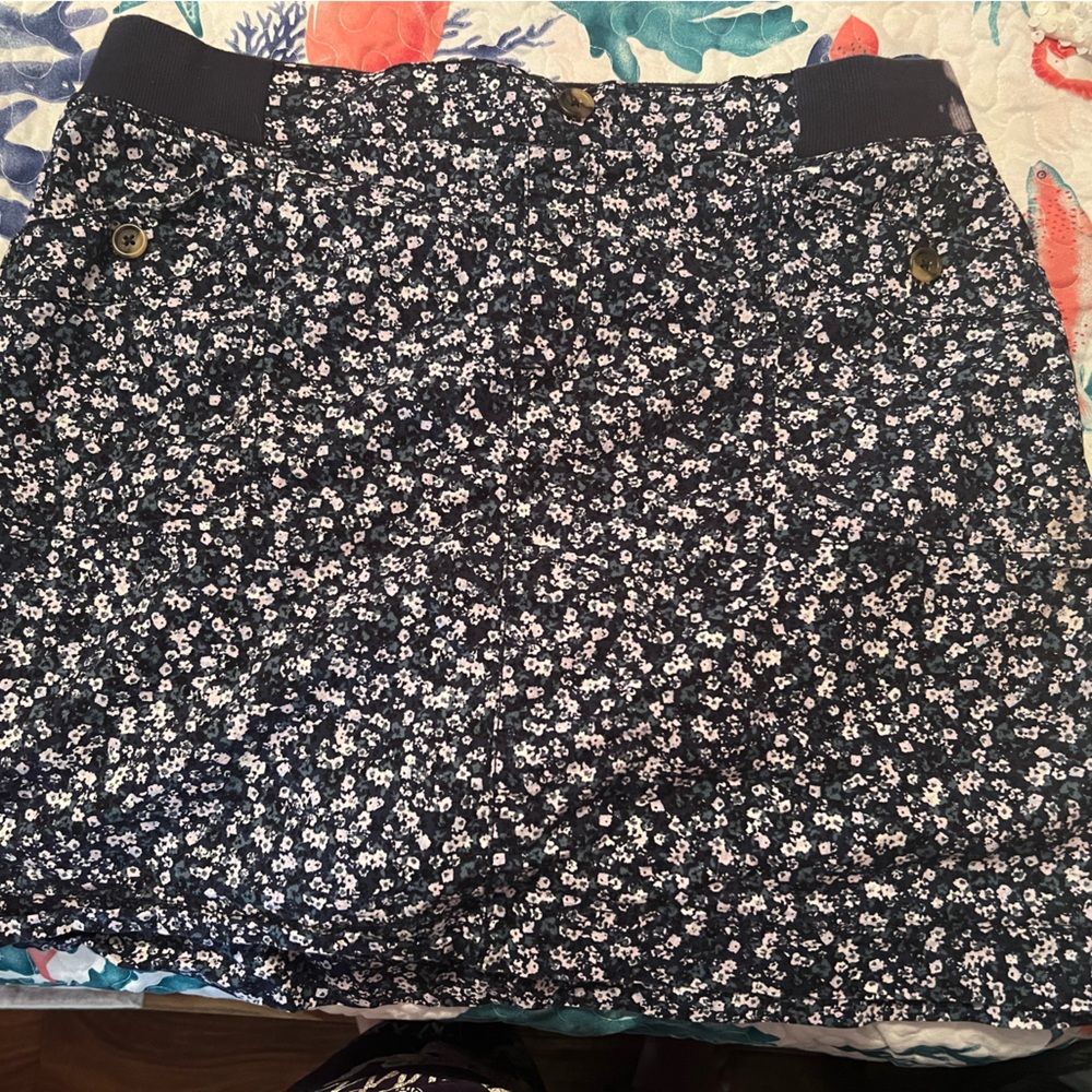 Penningtons Navy and white skort. Size 18W